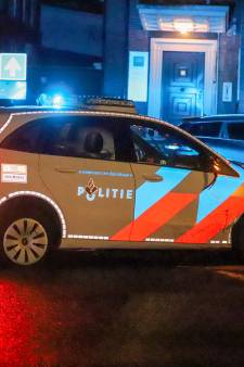 Politieauto botst met personenauto in Veenendaal
