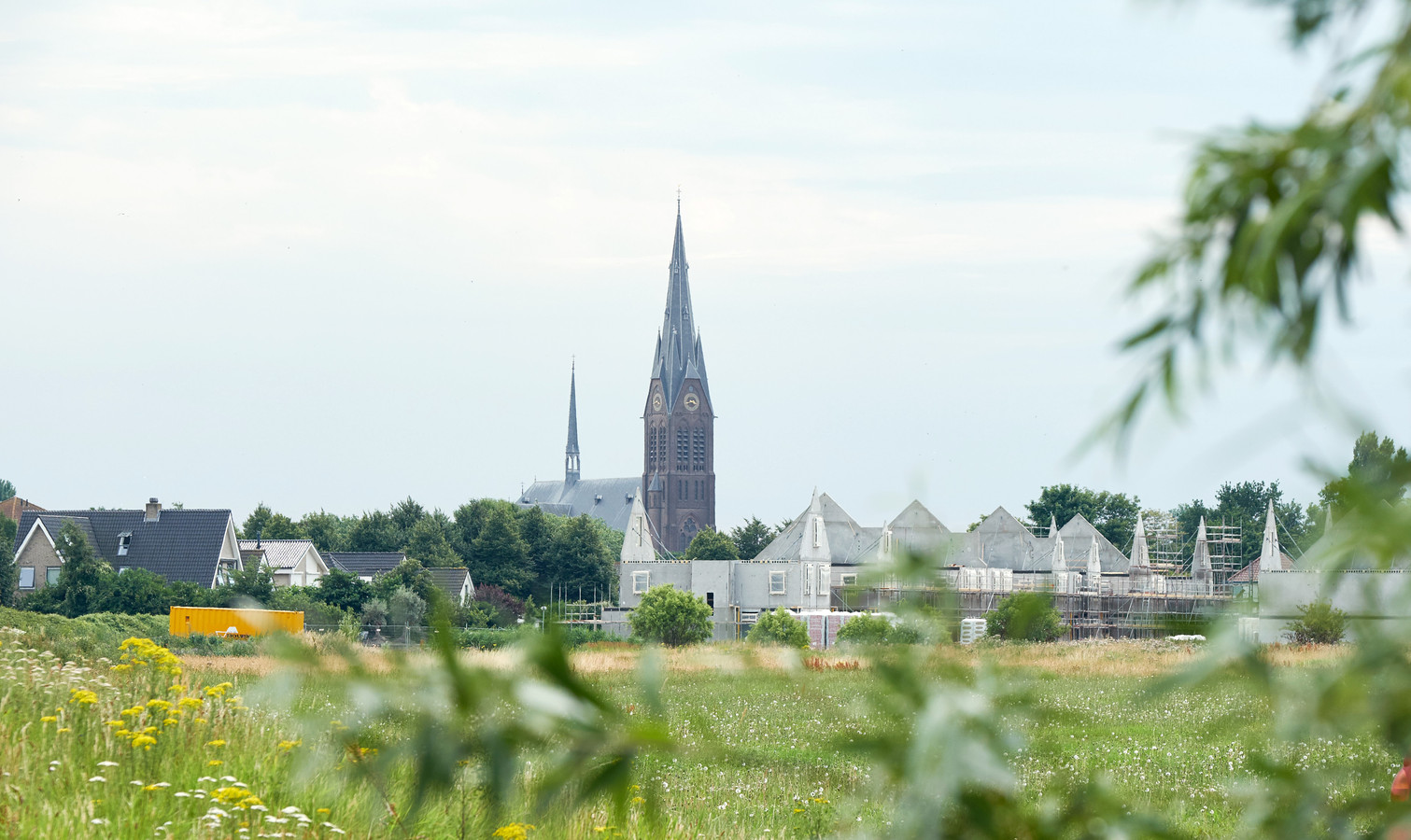 Misdienaars leefden in de hel van Poeldijk Foto AD.nl