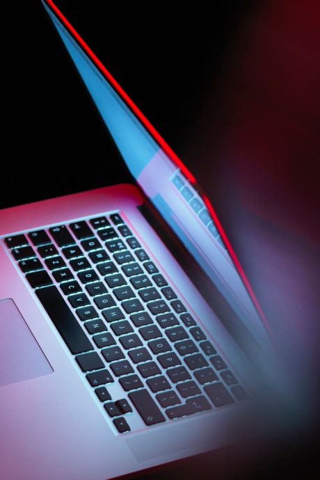 Piégé par une tribune créée par l’intelligence artificielle, un journal irlandais s’excuse 
