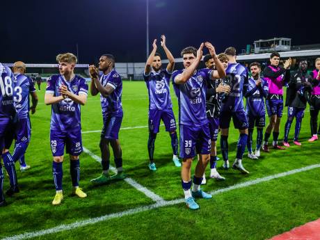 Met gebroken pin in z’n been scoort Sem Scheperman voor Heracles: ‘We doen nog mee in de strijd om de titel’