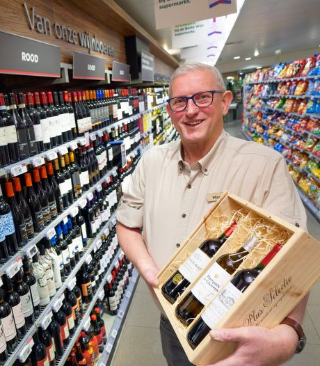 Martin werkt al vijftig jaar bij ‘zijn’ supermarkt in Haaksbergen: ‘De eerste kiwi’s waren een bijzonderheid’