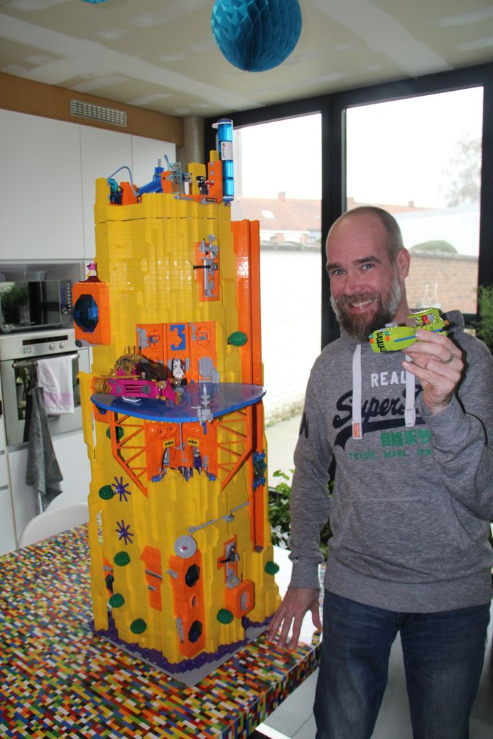 Giovanni Seynhaeve uit Izegem is een van de tien finalisten voor de functie van LEGO Master Model Builder in het LEGO Discovery Centre in Brussel.