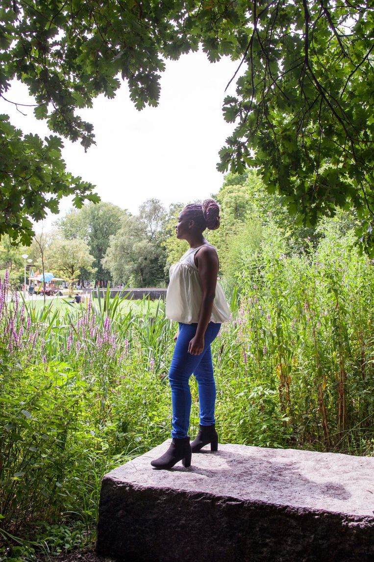 Octavia in het Vondelpark. Beeld Stefanie Gratz