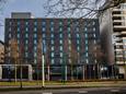De statushouders weigeren dit hotel te verlaten. Ze willen niet naar een flexwoning.