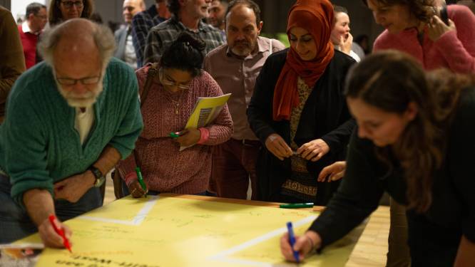 Bewoners zetten handtekening onder plan voor verbetering van Delft-West
