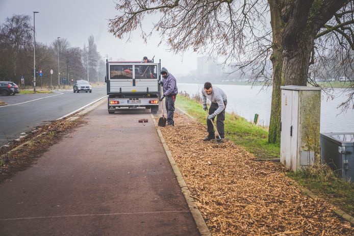 Aan de Watersportbaan worden de houtsnippers op de Finse looppiste regelmatig vernieuwd