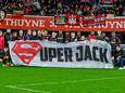 De spelers van Antwerp toonden een spandoek met 'Super Jack'.
