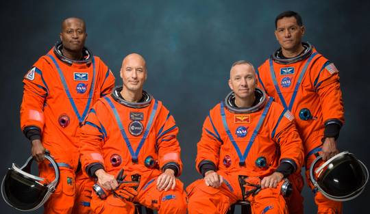Voor het eerst mag ook een Europeaan mee: NASA presenteert vier astronauten voor nieuwe Artemis-maanmissie