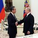 China speelt een gewaagd spel, balancerend tussen Rusland en het Westen
