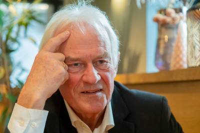 Oud-commissaris Sietsma, die Freddy Heineken redde, onderzoekt de verzetsdood van zijn broers uit Ho