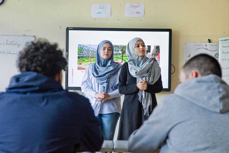 Scholengemeenschap Hugo de Groot in Rotterdam-Zuid biedt onderdak aan de Zomercampus 010, waar middelbare scholieren hun leerachterstand kunnen inhalen. Beeld Otto Snoek