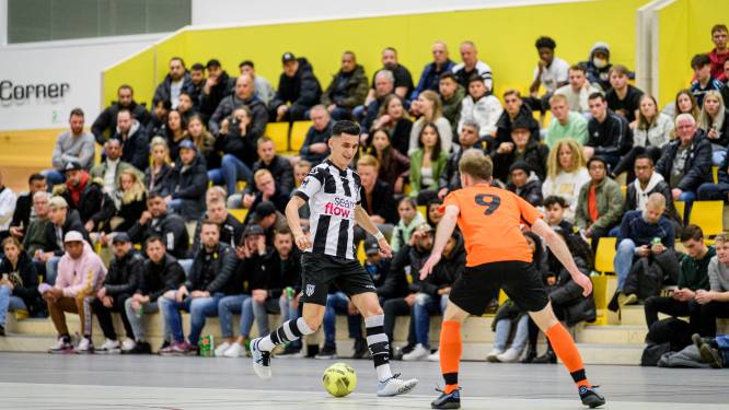 Kampioensfeest in degradatiesfeer, Heracles Almelo Futsal schenkt champagne in gifbeker 
