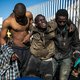 Afrikaanse migranten bestormen Spaanse exclave Melilla