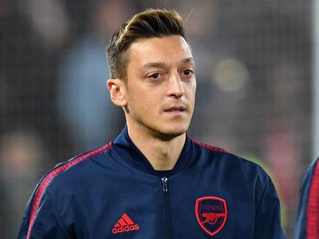 Voormalig wereldkampioen Mesut Özil (34) stopt: ‘Ik zal blijven posten op sociale media’