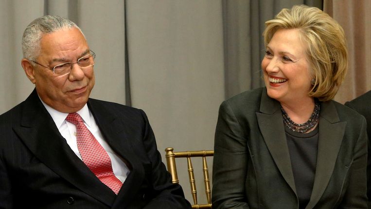 Colin Powell (links) en Hillary Clinton in 2014. Beeld reuters