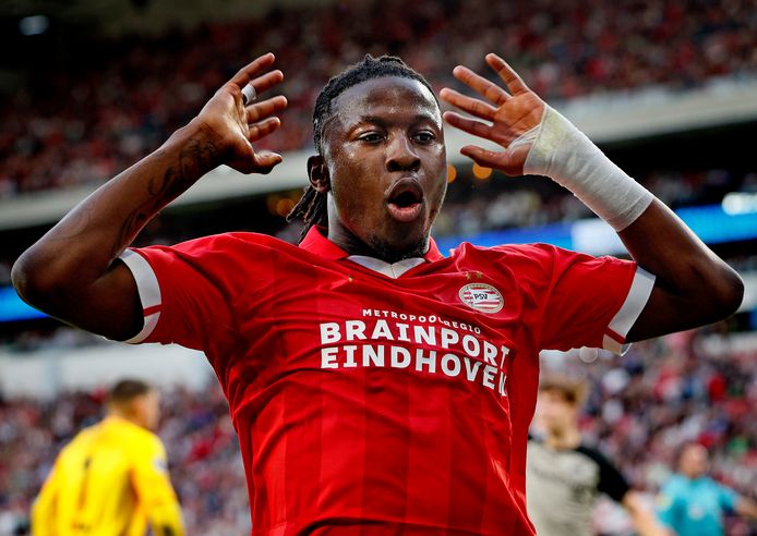 PSV strikt een extra sponsor voor het shirt van volgend seizoen ...