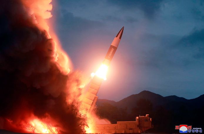 De lancering van een Noord-Koreaanse raket op 10 augustus. Volgens Pyongyang gaat het om een korteafstandsraket.
