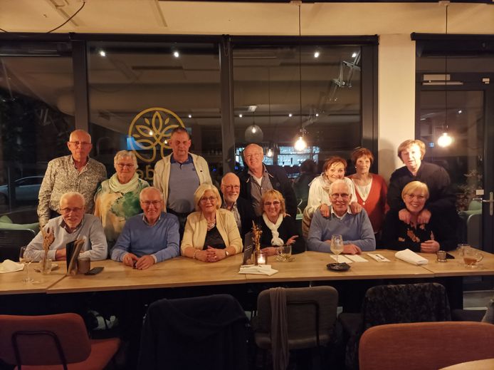 Samen eten en ontmoeten en familie samen 1000 jaar | Mijndg