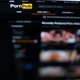 De naakte waarheid achter Pornhub: hoe kinderporno jarenlang onbesproken bleef