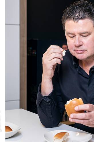 Patissier proeft 10 voorverpakte sandwiches en is bij 2 merken niét teleurgesteld: “Even lekker, maar deze is de helft goedkoper”