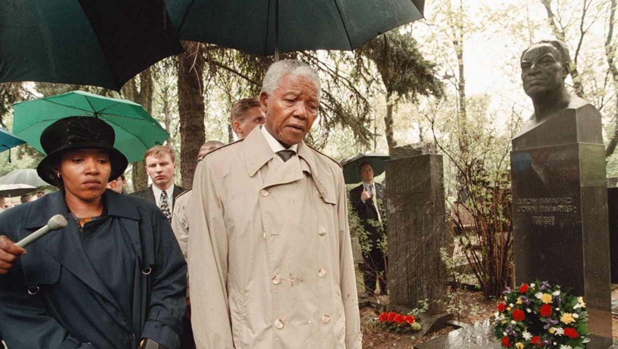Mandela en zijn dochter Zenani Mandela-Dlamini Beeld ANP