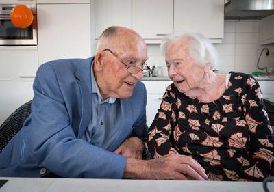‘Welkom in onze tweede eeuw, broertje’, Paul wordt op zijn 100ste verjaardag gefeliciteerd door zus