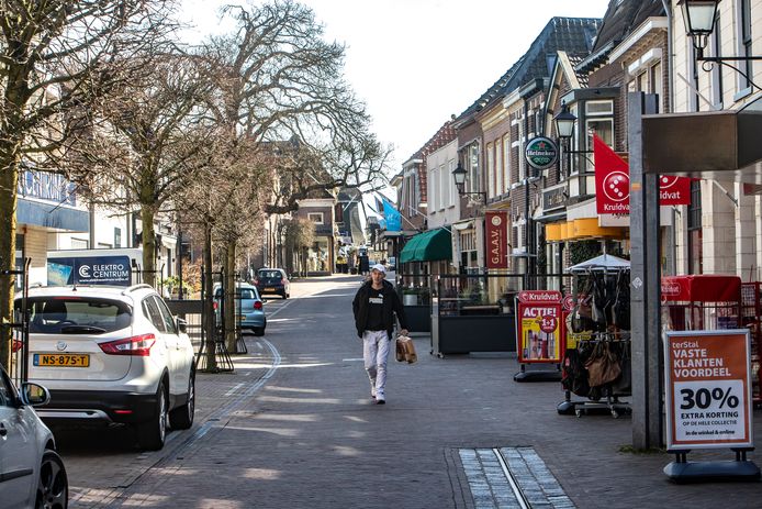 De Langstraat in Wijhe ziet er binnen tien jaar anders uit, als de bevindingen uit het onderzoeksrapport overgenomen worden.
