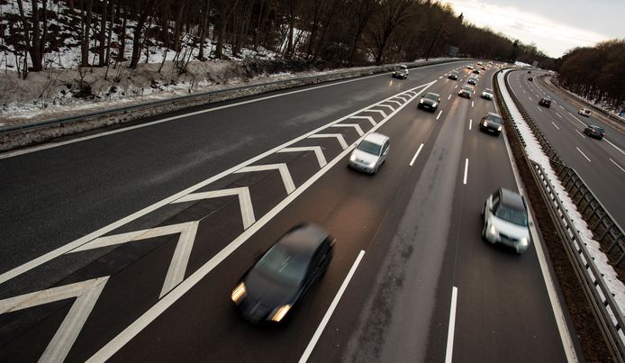 Auto's op een Duitse snelweg, beeld ter illustratie