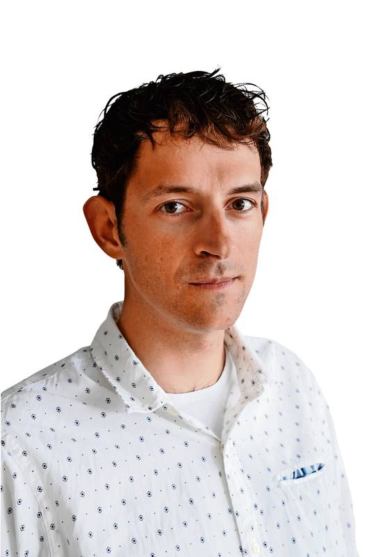 Elke zaterdag schrijft Sjoerd Marcelissen de rubriek Het Voetstuk. In die rubriek zet hij iemand die positief is opgevallen op een voetstuk. En iemand die negatief is opgevallen, laat hij eraf vallen. In pittige stukjes met een vleugje humor.