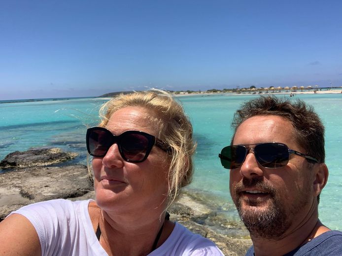 Jolanda Fieret en Jan-Willem de Regt uit Terneuzen werken overdag hard aan hun bedrijven op het Griekse Samos en genieten in hun vrije tijd volop van het eiland.