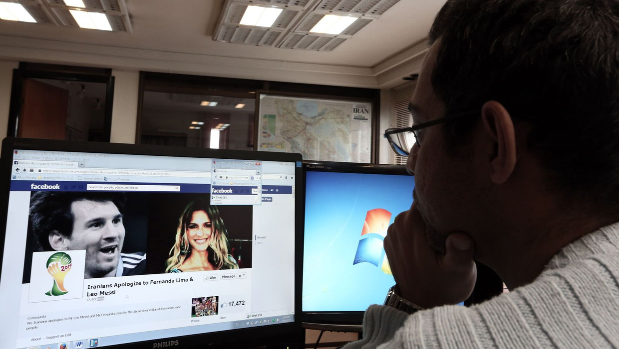 Het Hof stelde dat het niet onredelijk hoeft te zijn om de online communicatie van werknemers te controleren. Beeld afp