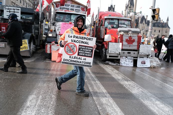 Honderden truckers ‘bezetten’ al bijna twee weken Ottawa.