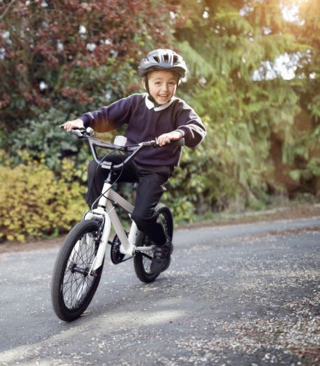 Kinderen weer massaal op de fiets naar school: in deze gemeentes fiets je het veiligst 