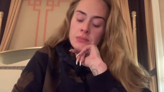 En larmes, Adele annonce l’annulation de ses concerts, ses fans déçus: “Pourquoi attendre la dernière minute?”