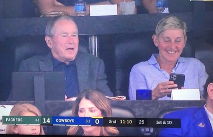 La photo de George W. Bush et Ellen DeGeneres qui énerve les internautes.
