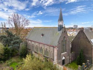 BINNENKIJKEN. Sint-Theresia van Avilakerk te koop voor 660.000 euro in Gentse arbeidersbuurt