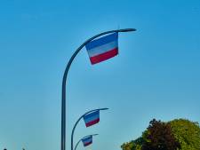 De Ronde Venen gaat protestvlaggen verwijderen: ‘Omgekeerde vlag voldoet niet aan de regels’