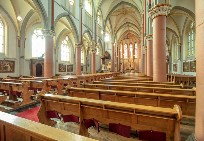 De Sint Clemenskerk in Waalwijk.