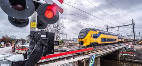 Na 163 jaar trouwe dienst gaat de laatste overweg binnenkort dicht
