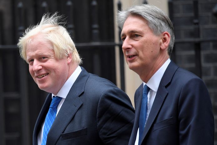 Boris Johnson en toenmalig minister van Financiën Philip Hammond in 2017. Vandaag staan de twee lijnrecht tegenover elkaar rond de brexit.