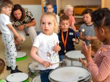 ‘Ieder kind krijgt de kans mee te doen’: Steenbergen ontvangt prijs voor het muziekonderwijs 
