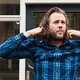 Onze Man getuigt over zijn armoedige kinderjaren. 'Pas later realiseerde ik me dat de naalden op het aanrechtblad niet dienden om medicijnen in te spuiten'