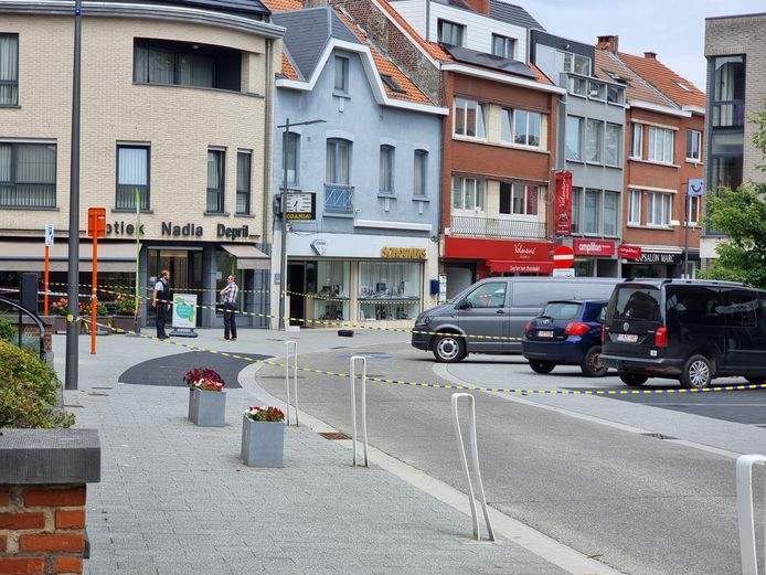 Juwelier Schoukens in de Verheydenstraat in Dilbeek werd zaterdagochtend het slachtoffer van overvallers.