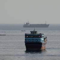 Straat van Hormuz gaat ‘zeer binnenkort’ weer open, zegt Trump, die tegelijkertijd dreigt met ‘heel krachtige’ aanvallen als Iran geen akkoord sluit