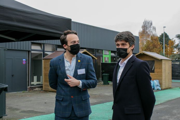 Tijdens het bezoek droegen minister Dalle en burgemeester Andy De Cock steevast hun mondmasker