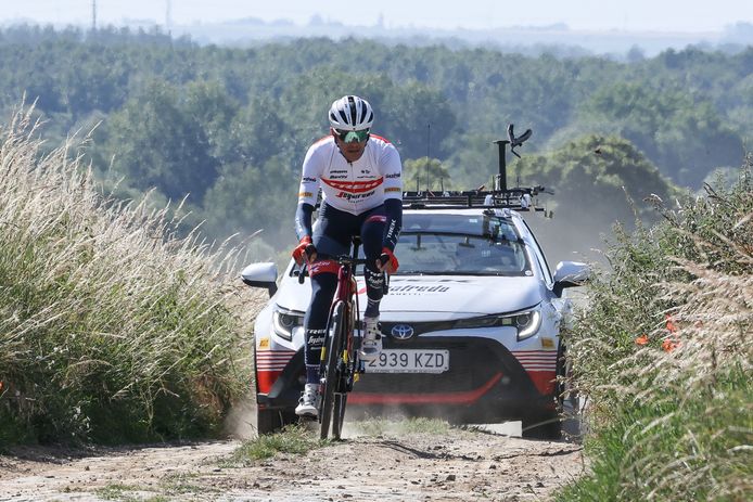 Jasper Stuyven verkent de kasseienrit van de Tour de France.