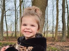 Knuffels uit Enschede voor behandeling ernstig zieke Faelin (3)