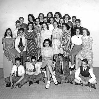 History teacher found an old photo of a Jewish school class: ‘Often such a life ended abruptly’