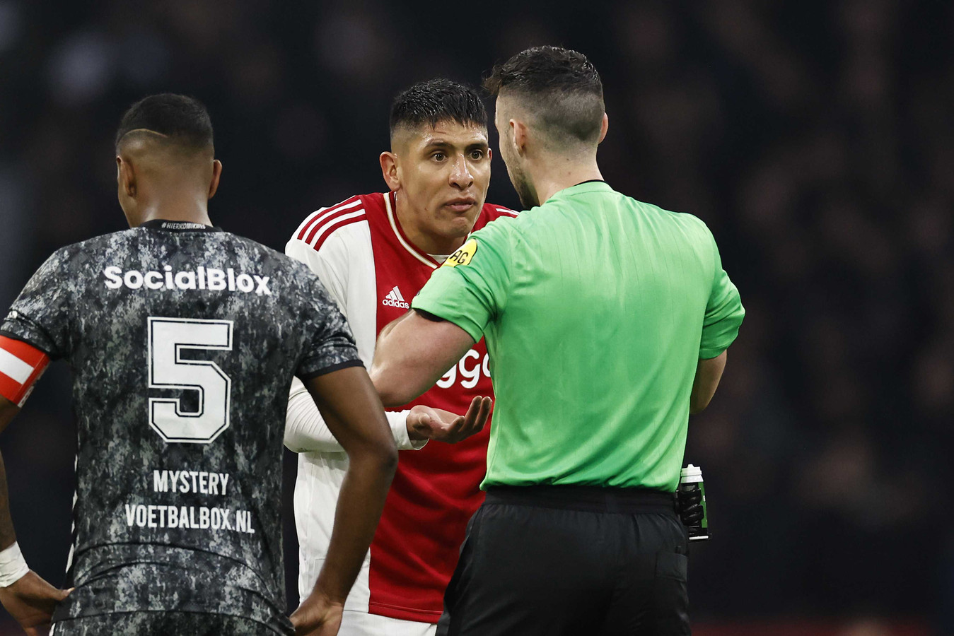 Bekijk hier het blessurenieuws en de vermoedelijke opstelling van jouw