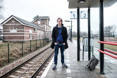 De Achterhoekse Jonah Falke is een gevierd schrijver, mét dyslexie: ‘Het heeft z'n voordelen’